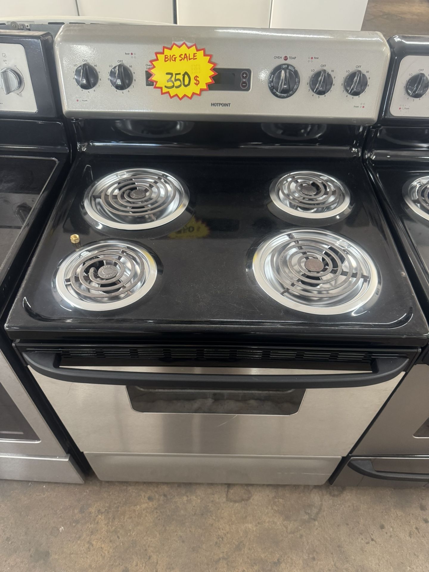 USED HOTPOINT 30” ELECTRIC STOVE 
