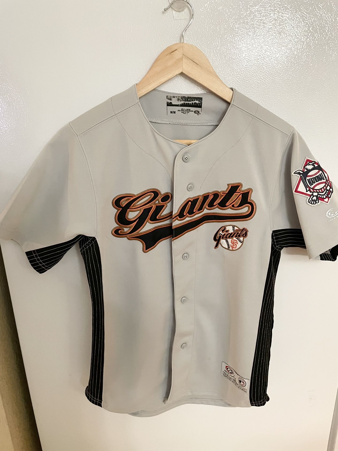 TRU FAN Series San Fransisco Giants Baseball Jersey. Woman’s A Size Medium