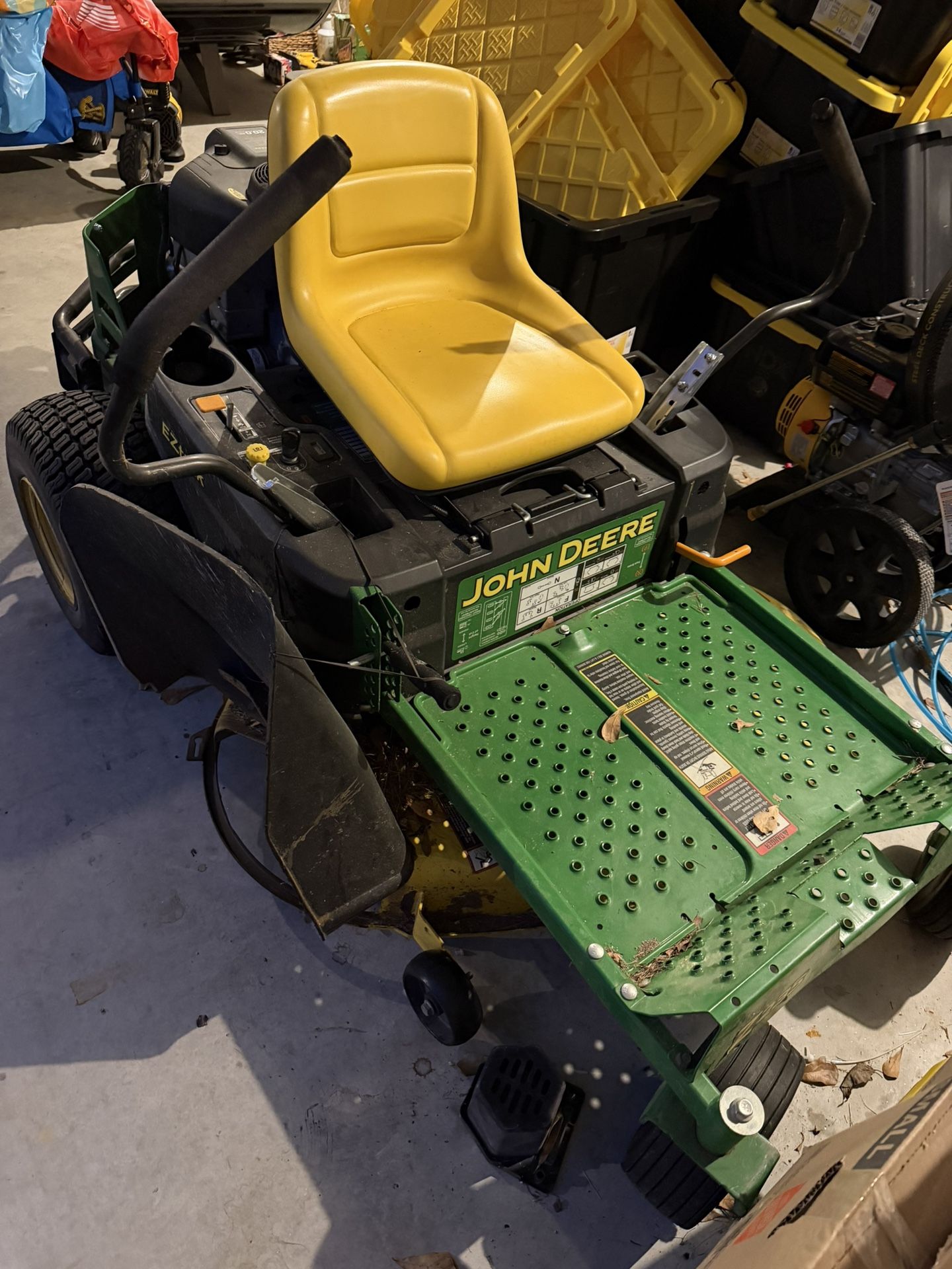 John Deere Zero Turn Lawnmower