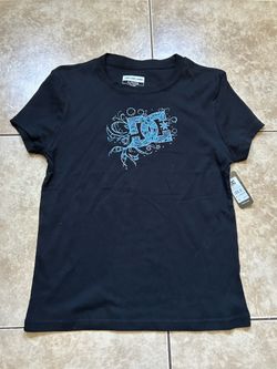 Woman’s dc Y2K graphic shirt