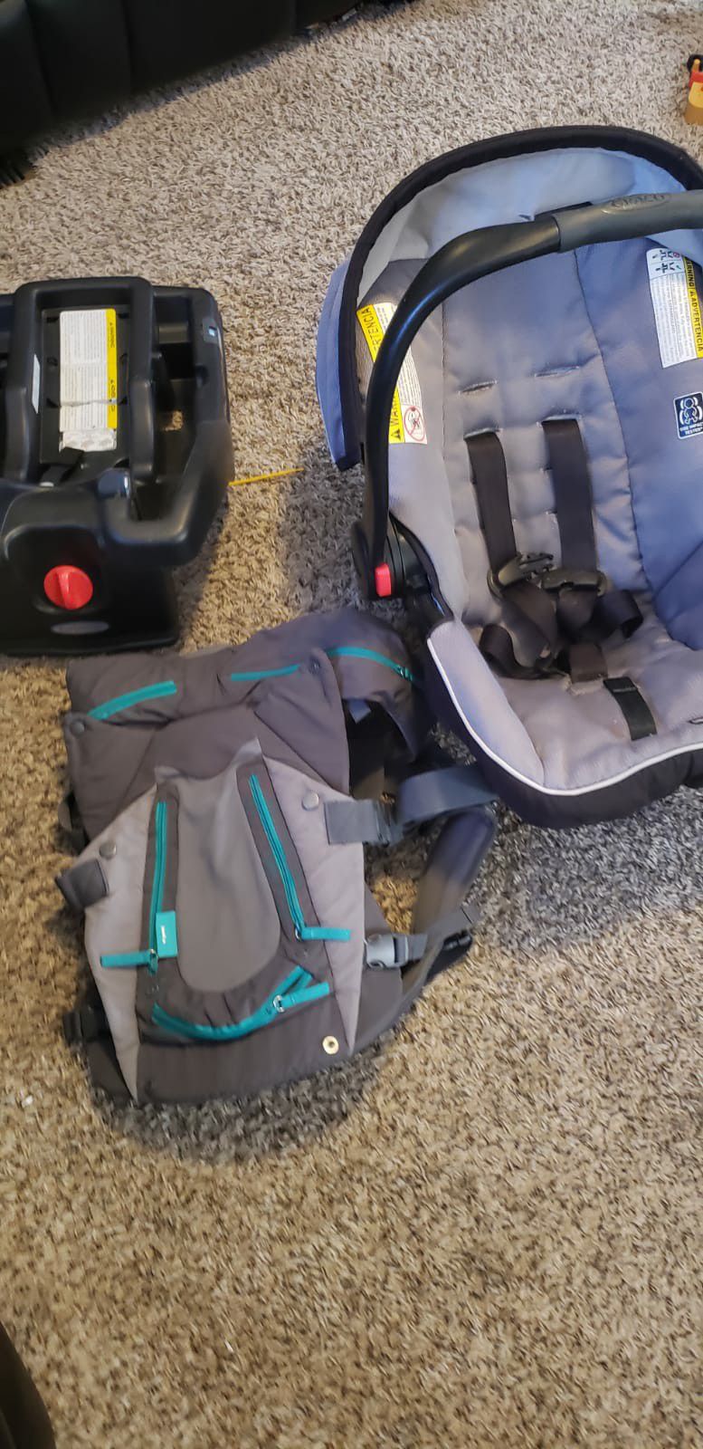 Baby carseat and carrier