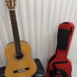 Ideal Classical Acoustic Guitar (Nylon String) + Padded Gig Bag – Full Size