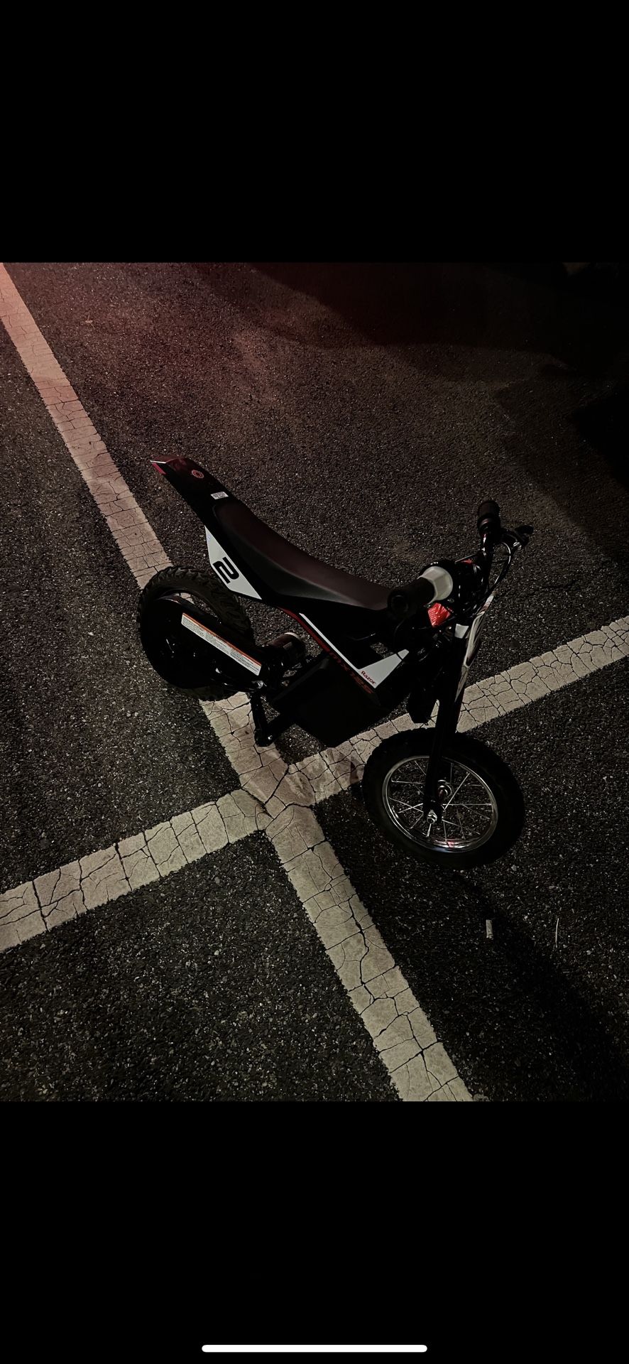 KIDS DIRT BIKE BARELY USED