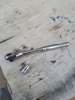Husky 1/2 in. Drive 144-Position Pro Ratchet & 7/8 Socket