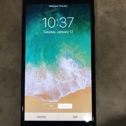 275.00 Obo 128 GB iPhone 7 Plus unlocked in excellent condition With OtterBox