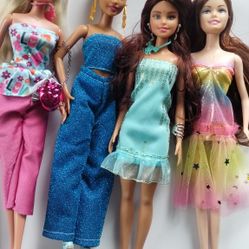 Barbies Lot Of 4