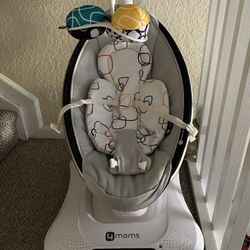 4 Moms Baby Swing 