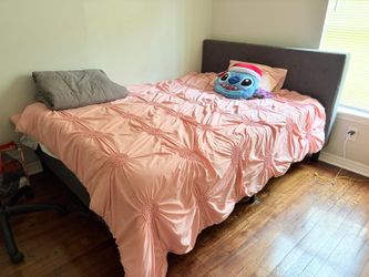 Queen size bed with mattress