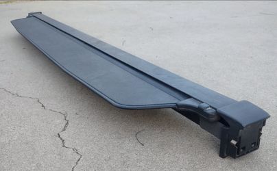 Infiniti QX4/Nissan Pathfinder Retractable Rear Cargo Cover Infinity