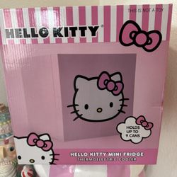 HELLO KITTY MINI FRIDGE 