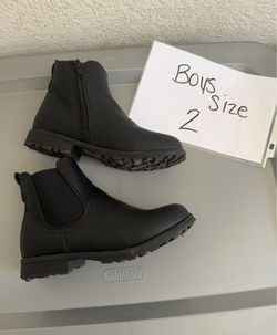 Boys boots size 2