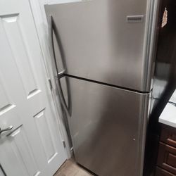 Frigidaire  Refrigerator  Used In Good Shape 