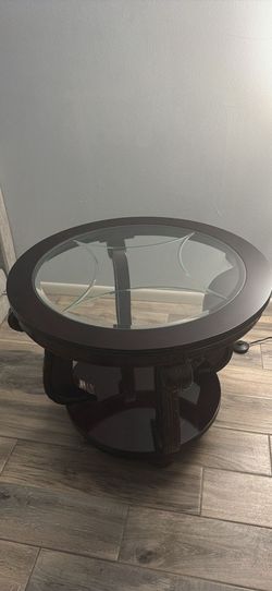 Wooden round coffe table