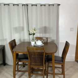 High Ashley Furniture Dining Table With 4 Chairs / Comedor Alto 4 Sillas 