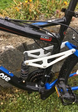 Mongoose ledge 3.1 men s mountain bike for Sale in Auburn WA OfferUp