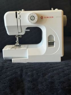 Singer M1000 Sewing Machine