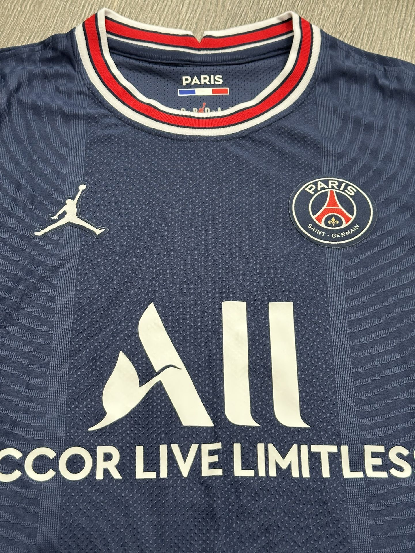 PSG HOME JERSEY. MESSI 10. PLAYER VERSION. SIZE LARGE.