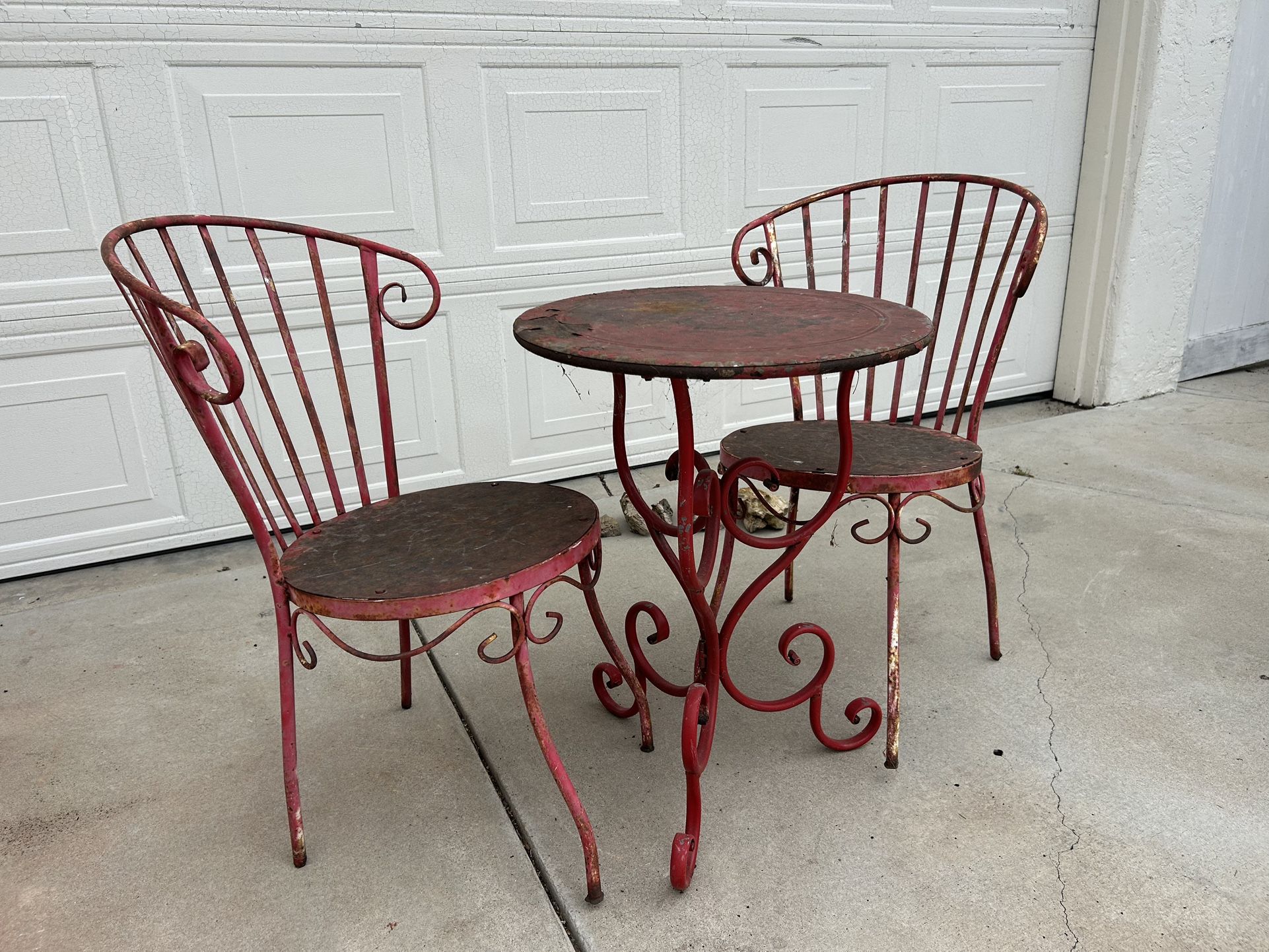 Antique 3 piece Metal Bistro Garden Chairs Tables Vintage RUSTY Weathered Project DYI Rehab Small
