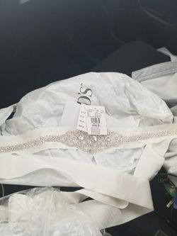 Wedding dress belt