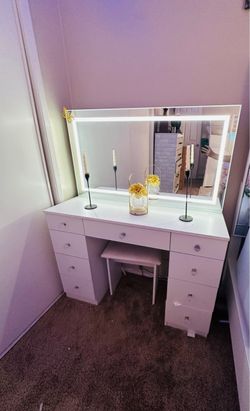 Stylish vanity table