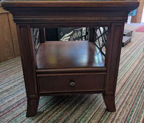 END TABLES With Drawer