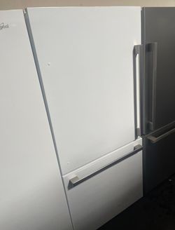 Hisense Bottom Freezer White Refrigerator Fridge
