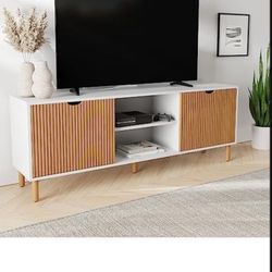 Tv Stand / Entertainment Center 