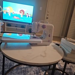 Sewing Machine In Perfect Condition 