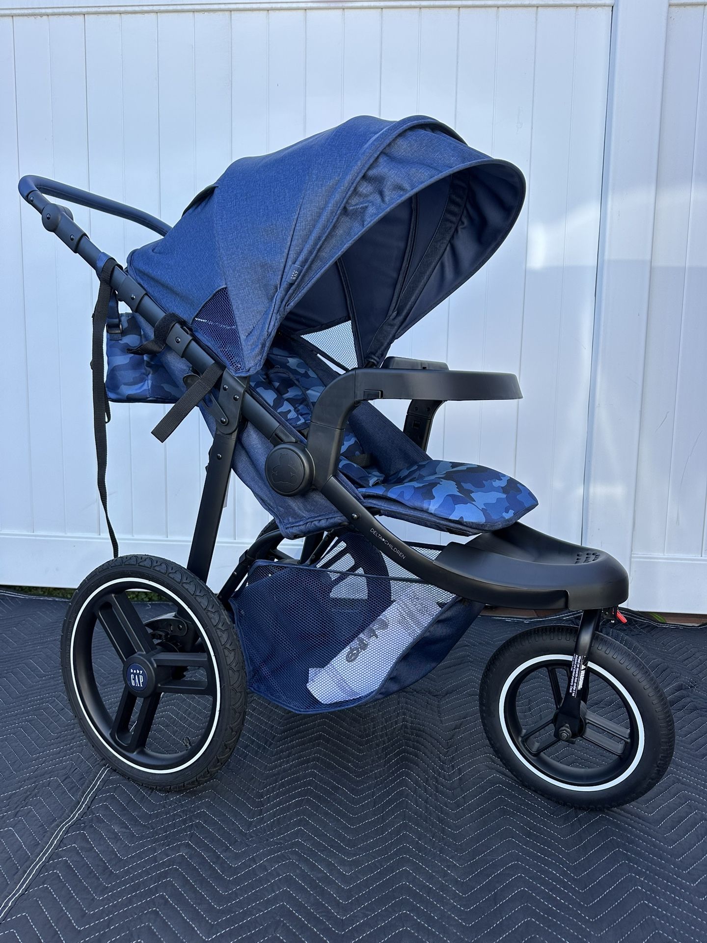 Baby Gap Jogger / Jogging Stroller