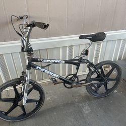 DYNO Detour GT Bike 