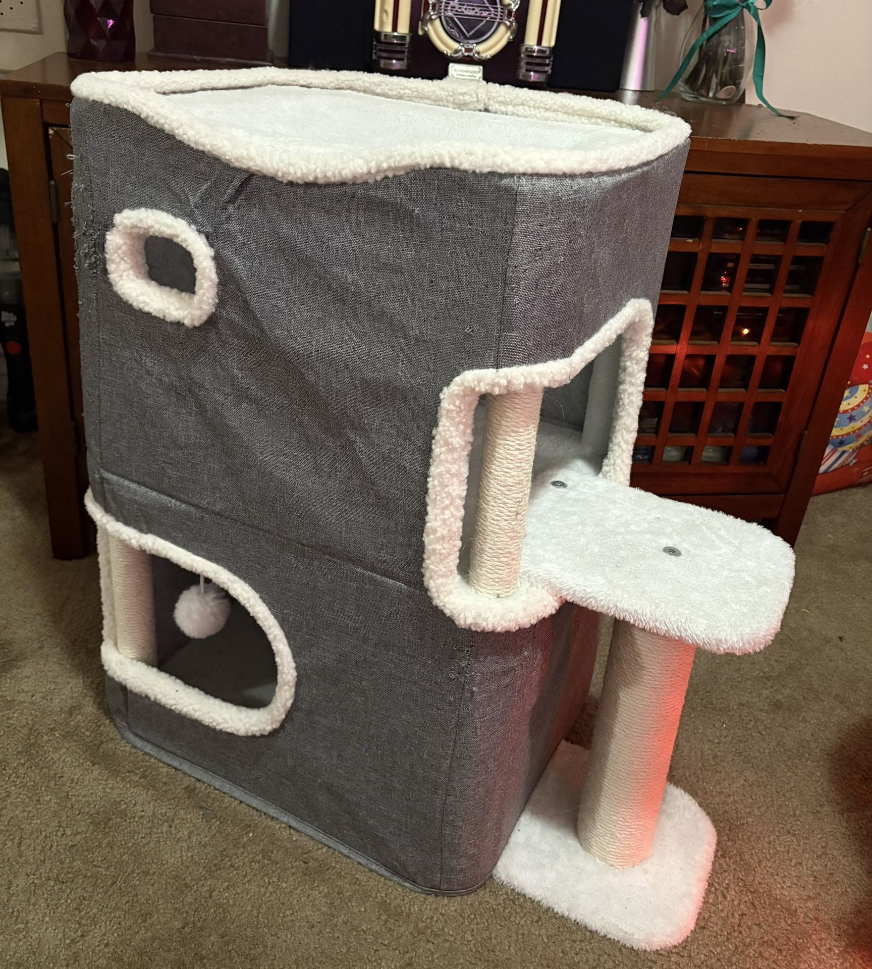 Cat tree 2 story 