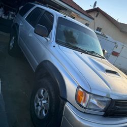 2001 Toyota 4Runner SR5 2WD *PARTS ONLY*