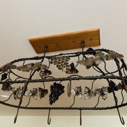Cooking Ware Hanger Rack Holder Grape Vine Wine Theme