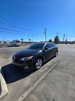 2012 toyota camry SE 4 door sedan