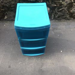 Very Good Condition Plastic Dresser 