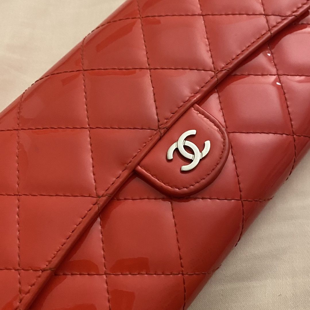 Chanel Wallet Quilted Large Flap for Sale in San Dimas, CA - OfferUp