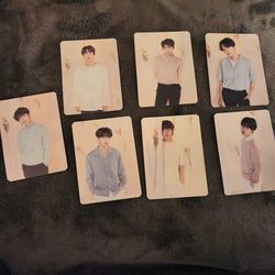 Official BTS Love Yourself Tour Photocard Set