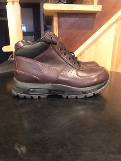 Nike boots size 9