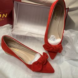 GORGEOUS NEW RED FLATS W/BOW 🎀 NEW Red Women’s Flats Size 9.5 (fits Like 8.5-9)