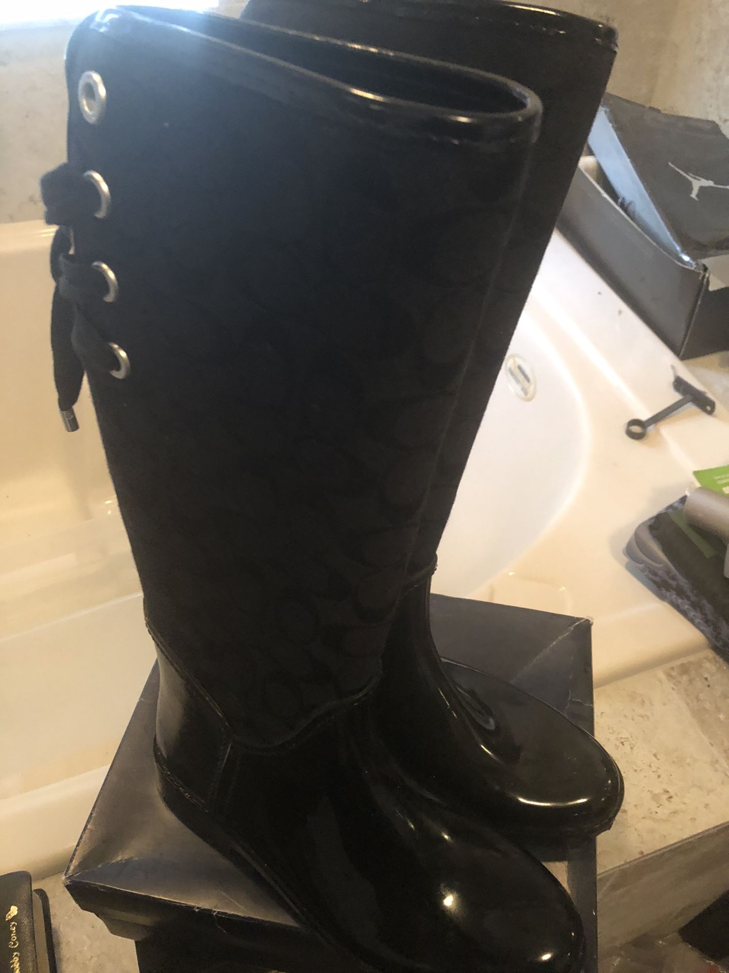 Coach boots like new size 8 b