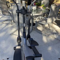 ProForm 6.0 ZE elliptical machine. CASH ONLY - Or Best Offer