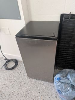 Vissani 3.2 cu. ft. Mini Refrigerator