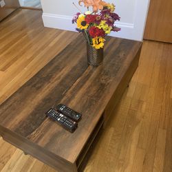 Wood Lift Top Coffee Table 