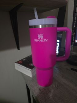 Stanley Quencher Tumbler with Handle – Pink