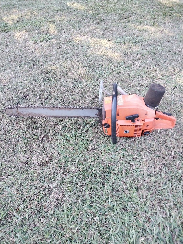 Vintage Husqvarna 181SE Chainsaw 80.7cc 30 Inch Bar Located In Lexington North Carolina