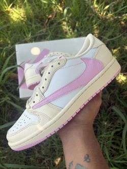 Travis Scott x Air Jordan 1 Retro Low OG 'Shy Pink'