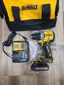 NEW DeWalt 20V XR Brushless Drill Driver Kit With Bag