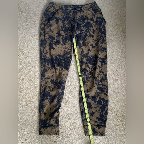 Lululemon Blue and Tan Joggers