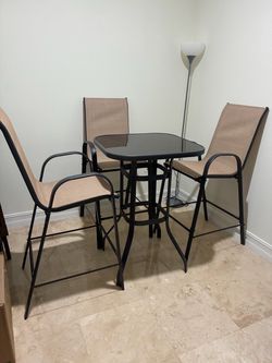Pub height bistro set, outdoor rated also for indoor use - brand new