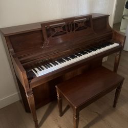 Wurlitzer Piano Model P265